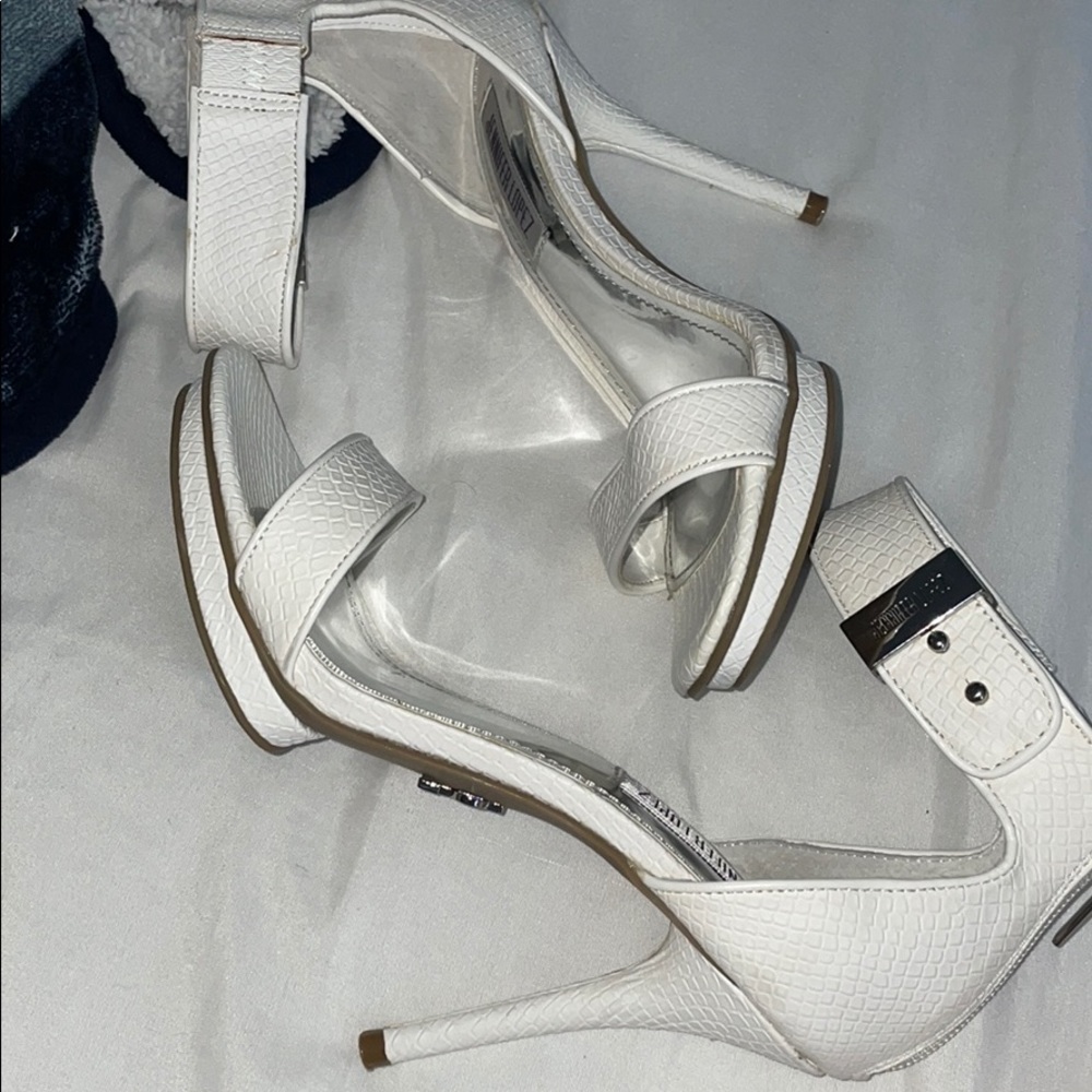 Jennifer Lopez White Snake Skin